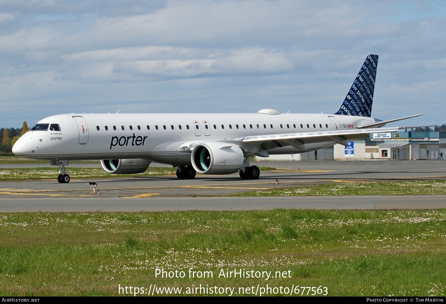 Aircraft Photo of C-GKXA | Embraer 195-E2 (ERJ-190-400) | Porter Airlines | AirHistory.net #677563