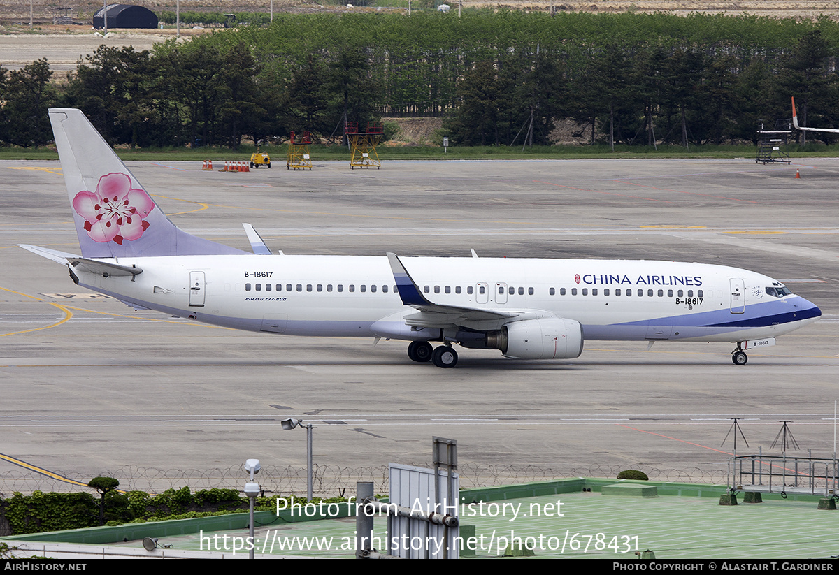 Aircraft Photo of B-18617 | Boeing 737-809 | China Airlines | AirHistory.net #678431