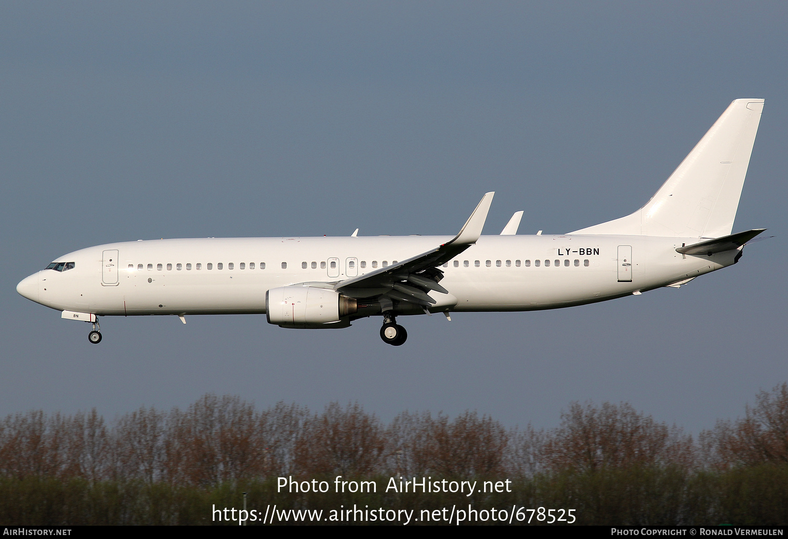 Aircraft Photo of LY-BBN | Boeing 737-8GJ | AirHistory.net #678525