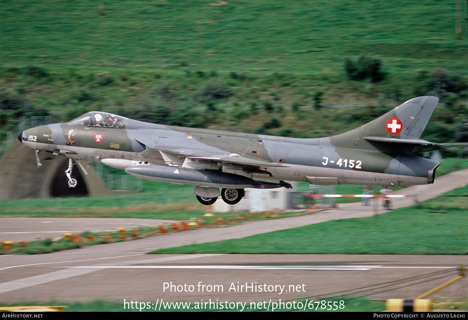 Aircraft Photo of J-4152 | Hawker Hunter F58A | Switzerland - Air Force | AirHistory.net #678558
