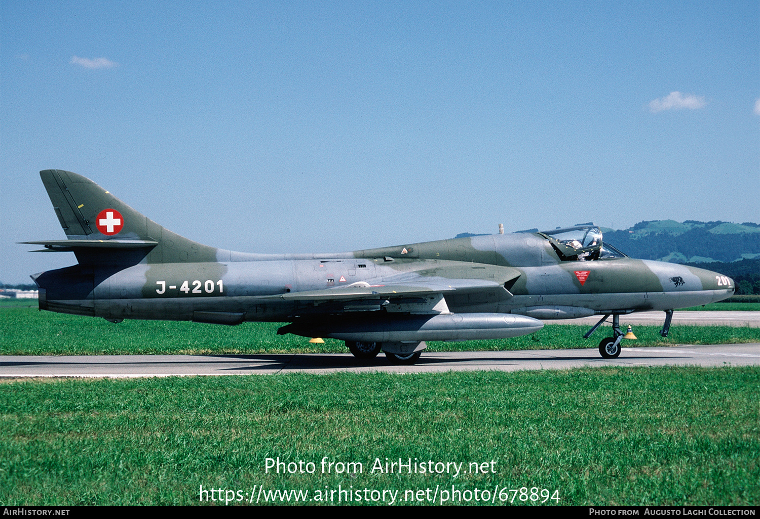 Aircraft Photo of J-4201 | Hawker Hunter T68 | Switzerland - Air Force | AirHistory.net #678894