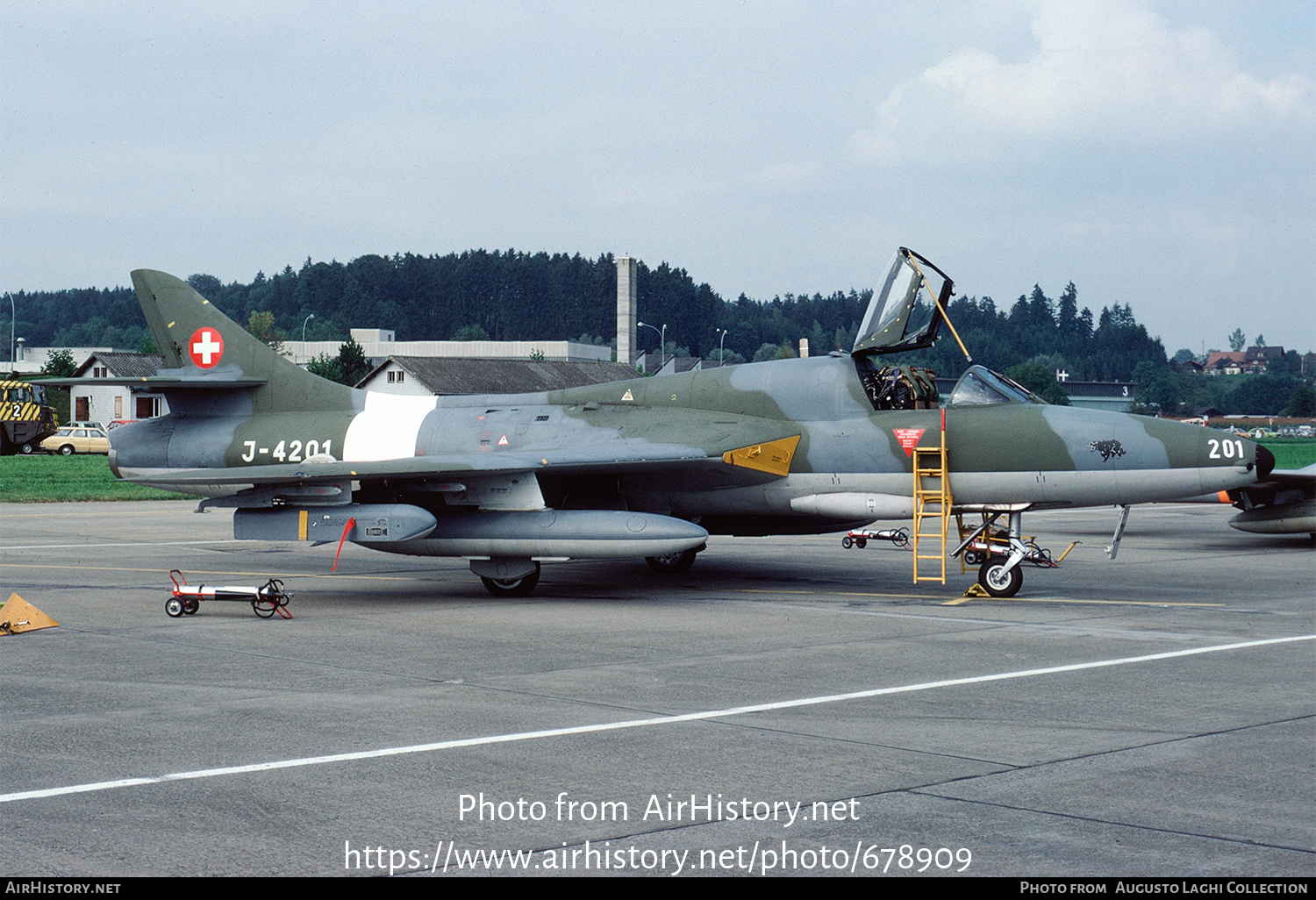 Aircraft Photo of J-4201 | Hawker Hunter T68 | Switzerland - Air Force | AirHistory.net #678909