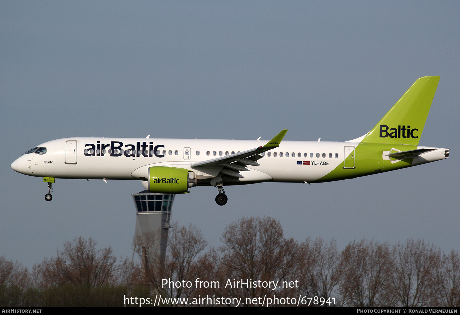 Aircraft Photo of YL-ABE | Airbus A220-371 (BD-500-1A11) | AirBaltic | AirHistory.net #678941