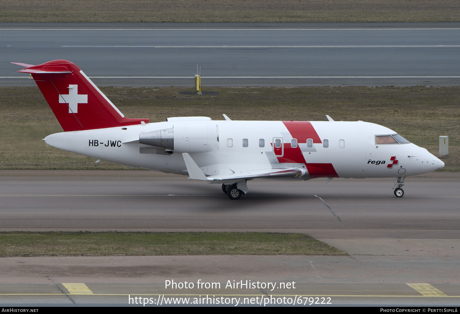 Aircraft Photo of HB-JWC | Bombardier Challenger 650 (CL-600-2B16) | REGA - Swiss Air Ambulance | AirHistory.net #679222