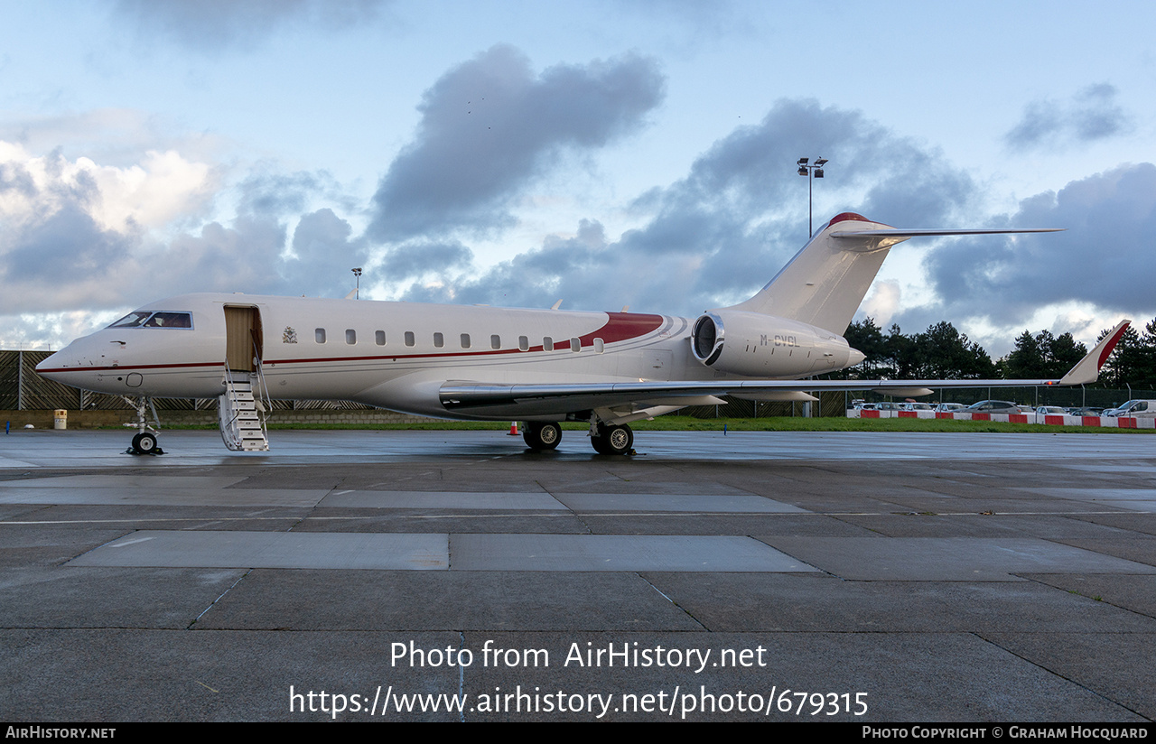 Aircraft Photo of M-CVGL | Bombardier Global 5000 (BD-700-1A11) | AirHistory.net #679315