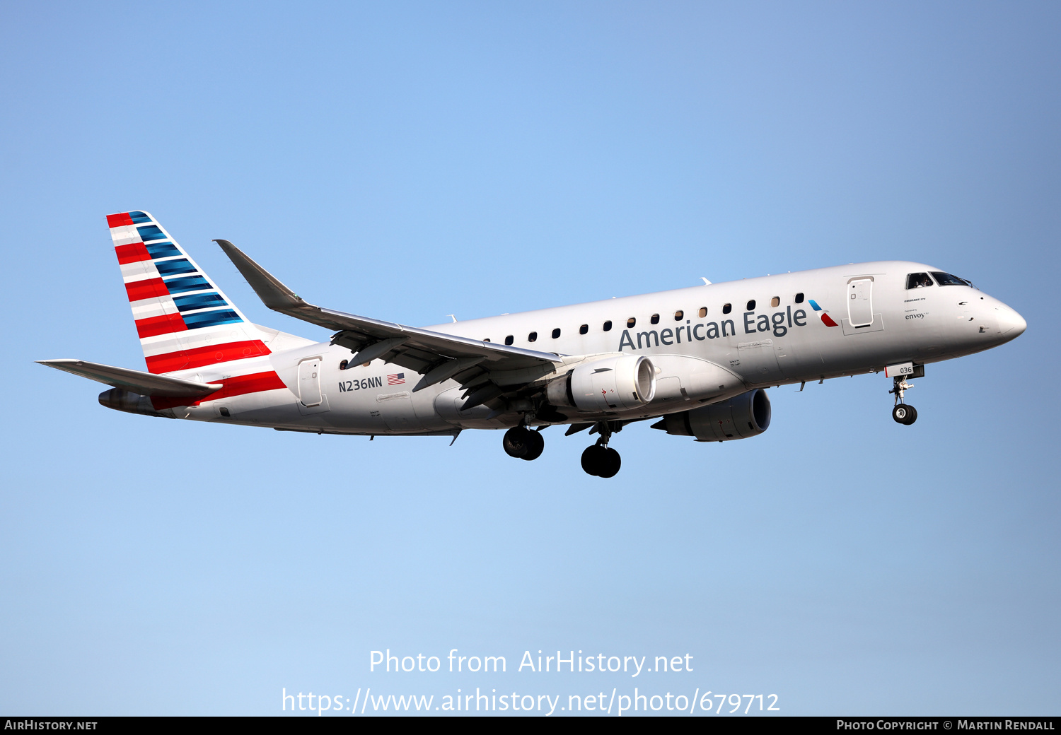 Aircraft Photo of N236NN | Embraer 175LR (ERJ-170-200LR) | American Eagle | AirHistory.net #679712