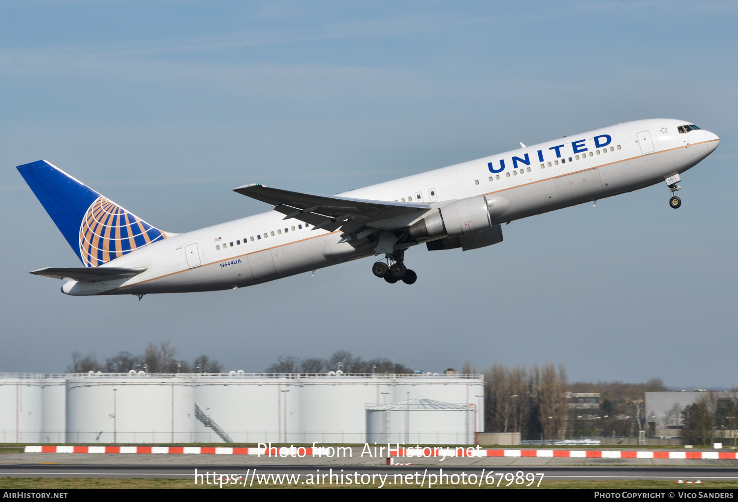 Aircraft Photo of N644UA | Boeing 767-322/ER | United Airlines | AirHistory.net #679897