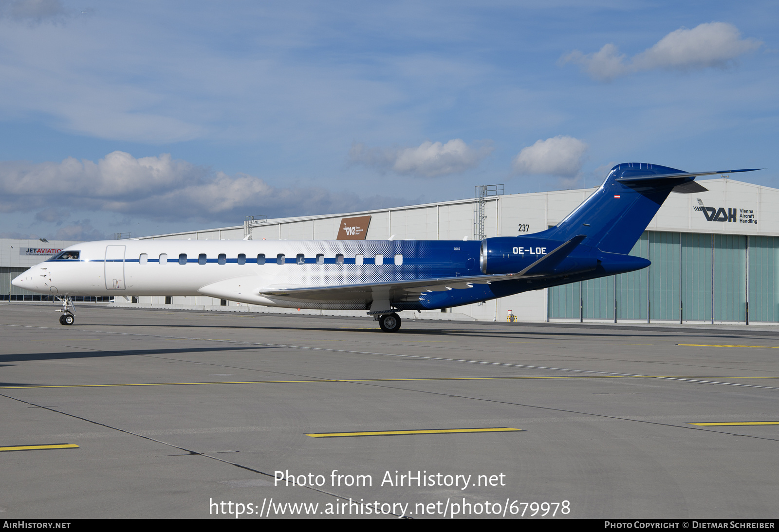 Aircraft Photo of OE-LOE | Bombardier Global 7500 (BD-700-2A12) | AirHistory.net #679978