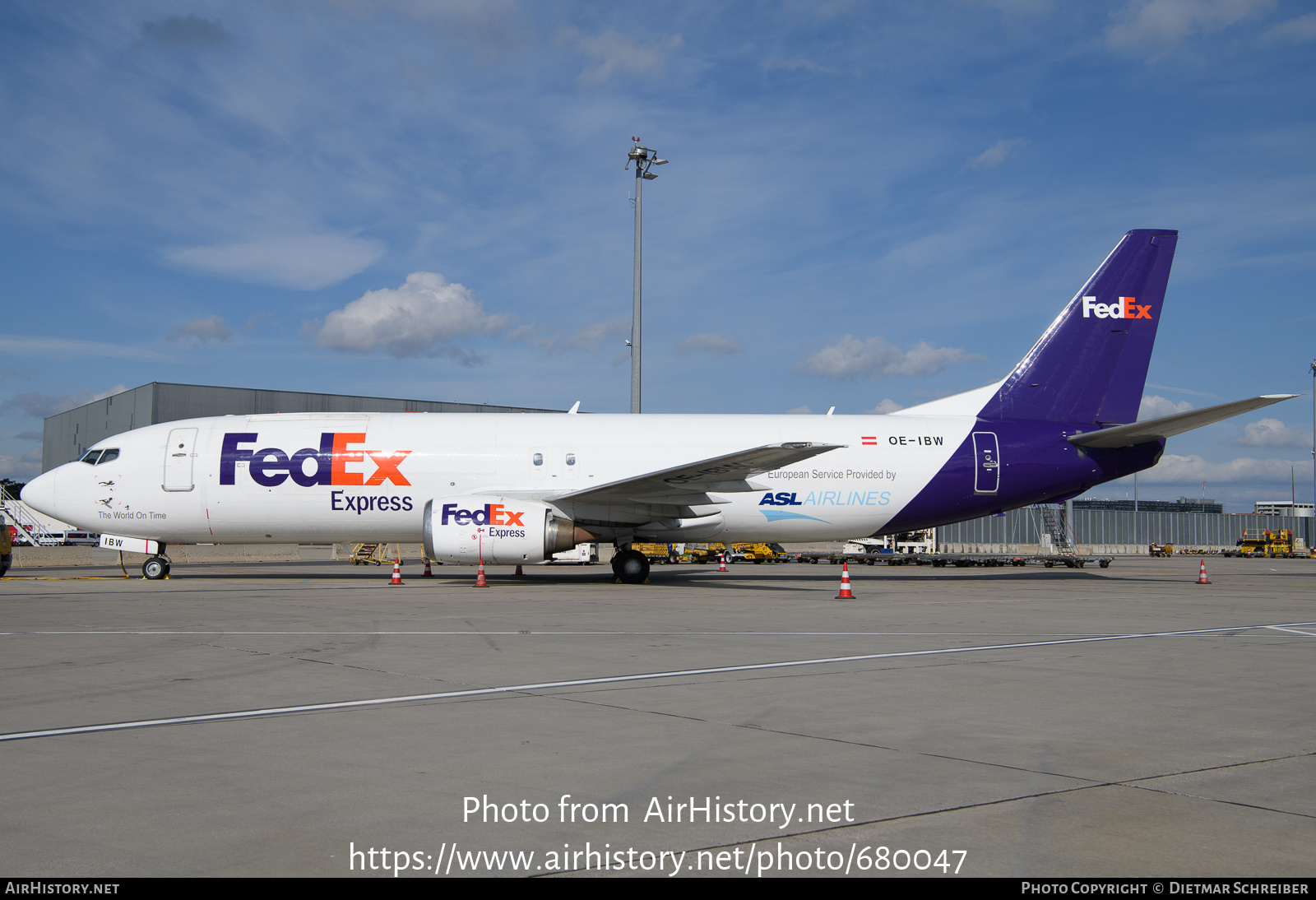 Aircraft Photo of OE-IBW | Boeing 737-4Q8(SF) | FedEx Express - Federal Express | AirHistory.net #680047