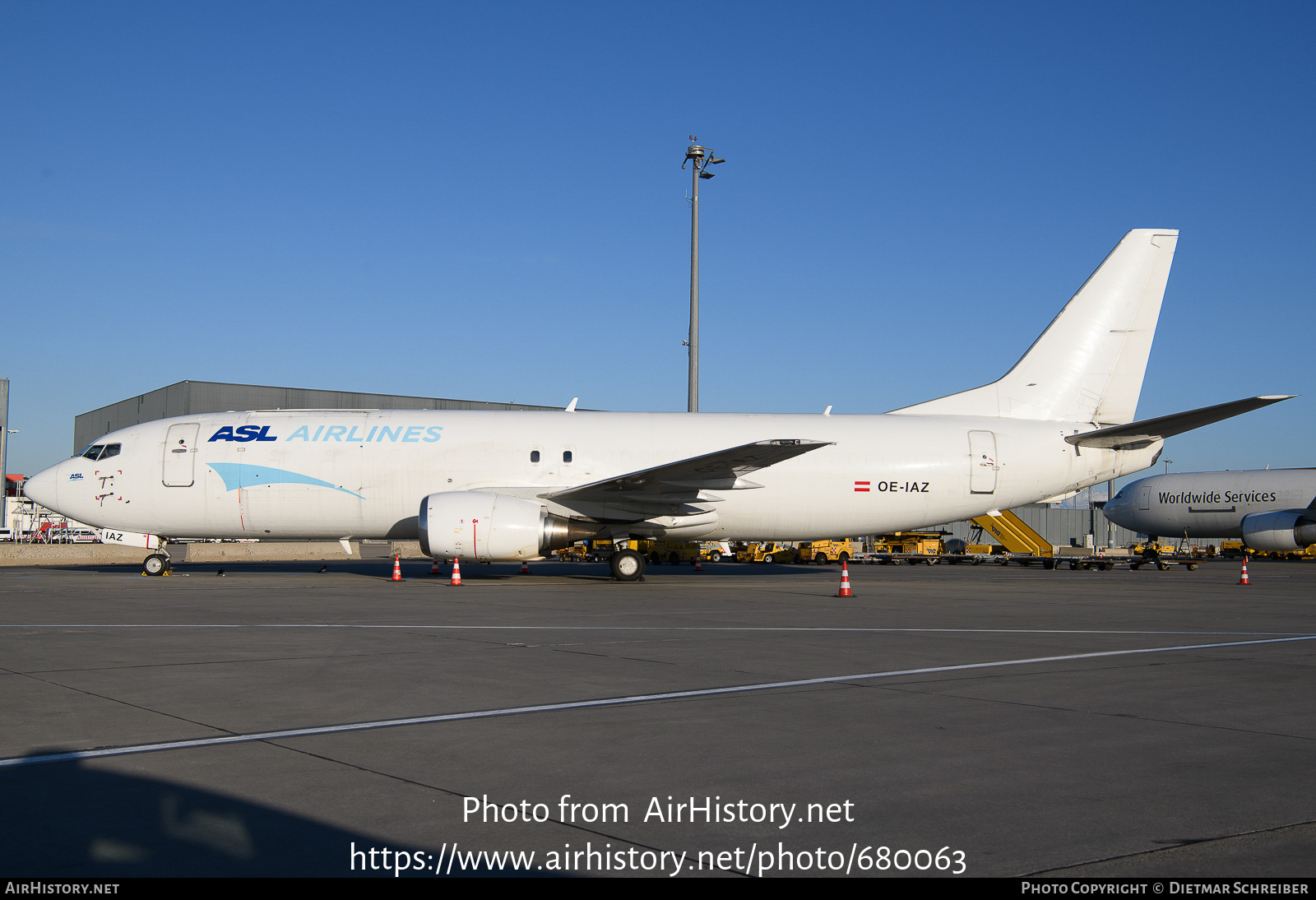 Aircraft Photo of OE-IAZ | Boeing 737-4Q8(SF) | ASL Airlines | AirHistory.net #680063