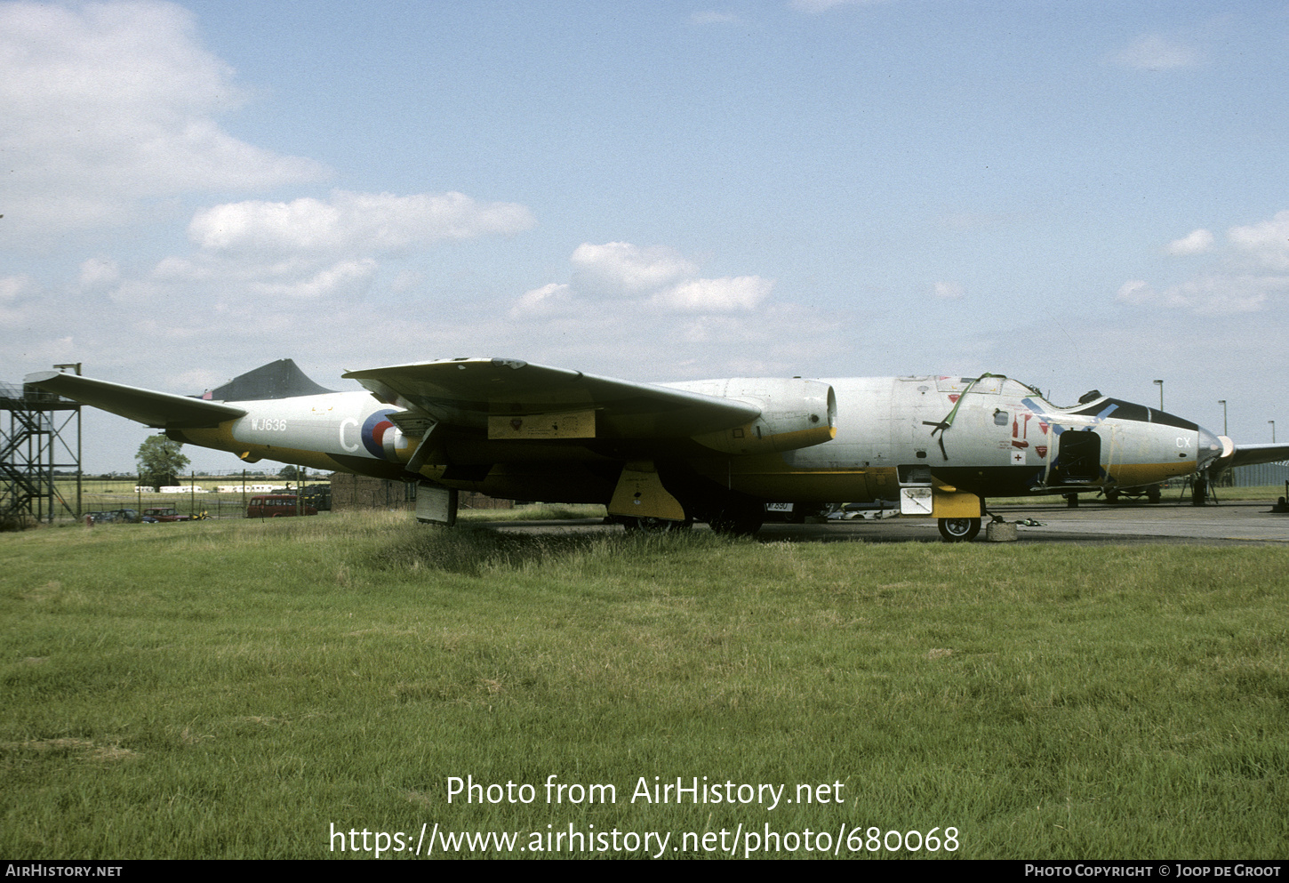 Aircraft Photo of WJ636 | English Electric Canberra TT18 | UK - Air Force | AirHistory.net #680068