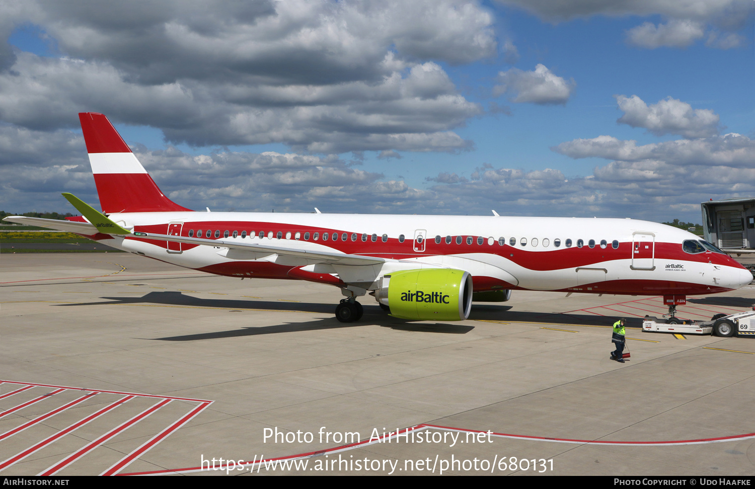 Aircraft Photo of YL-ABN | Airbus A220-371 (BD-500-1A11) | AirBaltic | AirHistory.net #680131