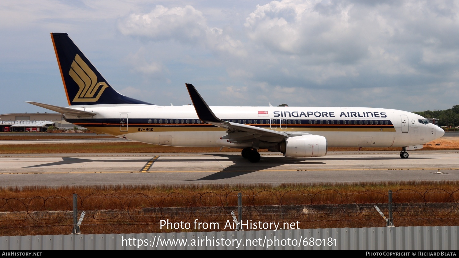 Aircraft Photo of 9V-MGK | Boeing 737-8SA | Singapore Airlines | AirHistory.net #680181