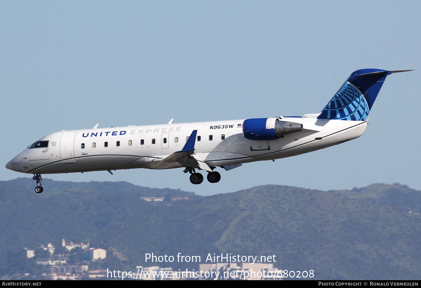 Aircraft Photo of N963SW | Bombardier CRJ-200ER (CL-600-2B19) | United Express | AirHistory.net #680208