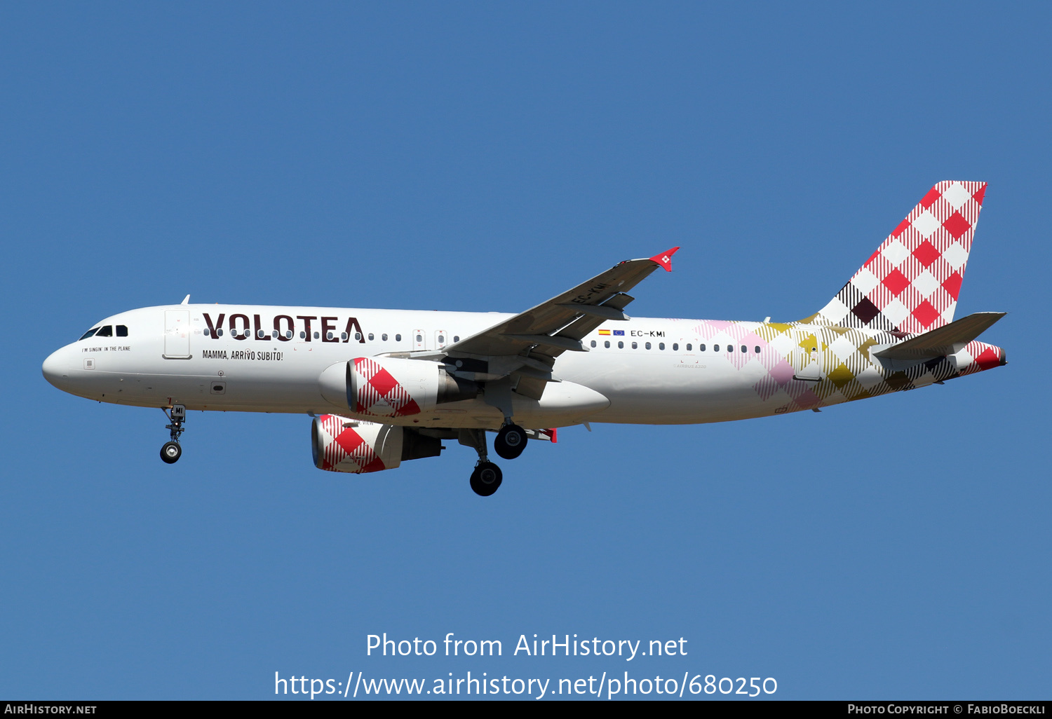 Aircraft Photo of EC-KMI | Airbus A320-216 | Volotea | AirHistory.net #680250