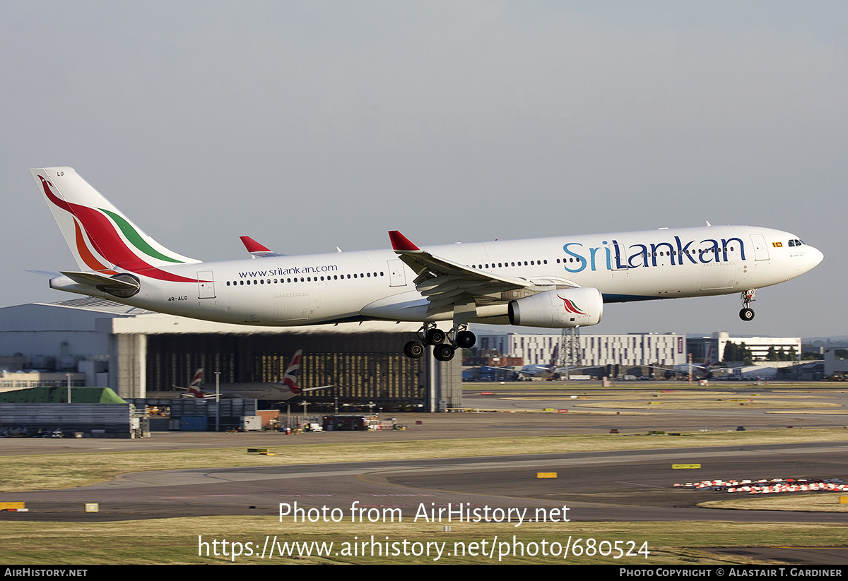 Aircraft Photo of 4R-ALD | Airbus A330-243 | SriLankan Airlines | AirHistory.net #680524