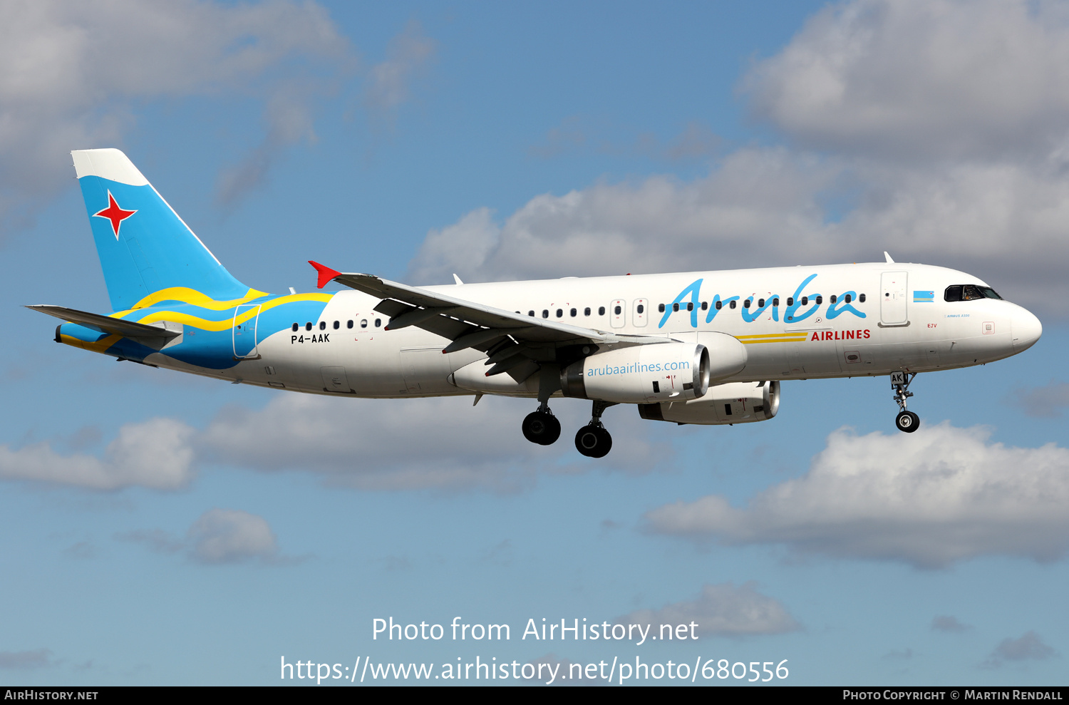 Aircraft Photo of P4-AAK | Airbus A320-232 | Aruba Airlines | AirHistory.net #680556