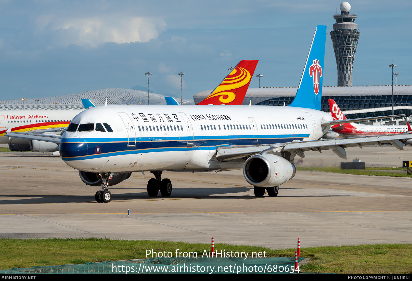 Aircraft Photo of B-6629 | Airbus A321-231 | China Southern Airlines | AirHistory.net #680654