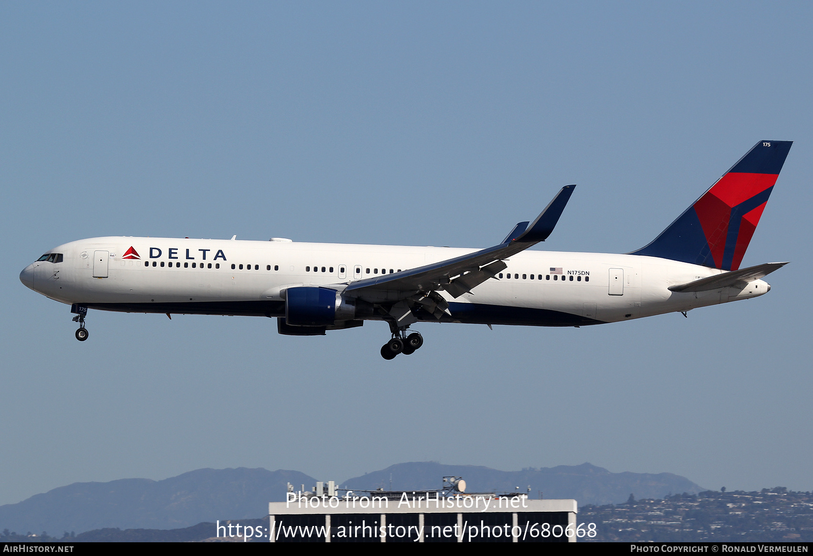 Aircraft Photo of N175DN | Boeing 767-332/ER | Delta Air Lines | AirHistory.net #680668