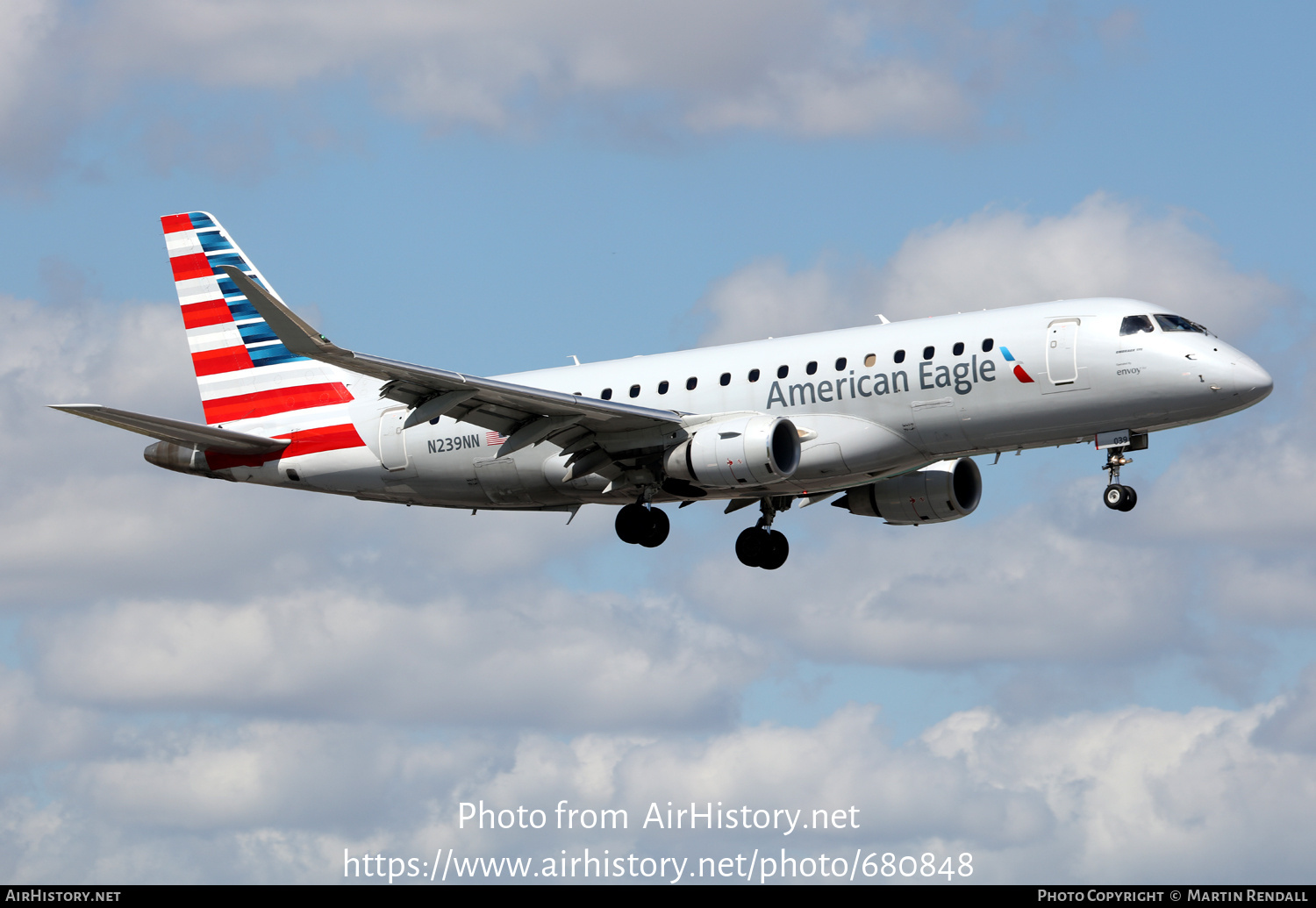 Aircraft Photo of N239NN | Embraer 175LR (ERJ-170-200LR) | American Eagle | AirHistory.net #680848