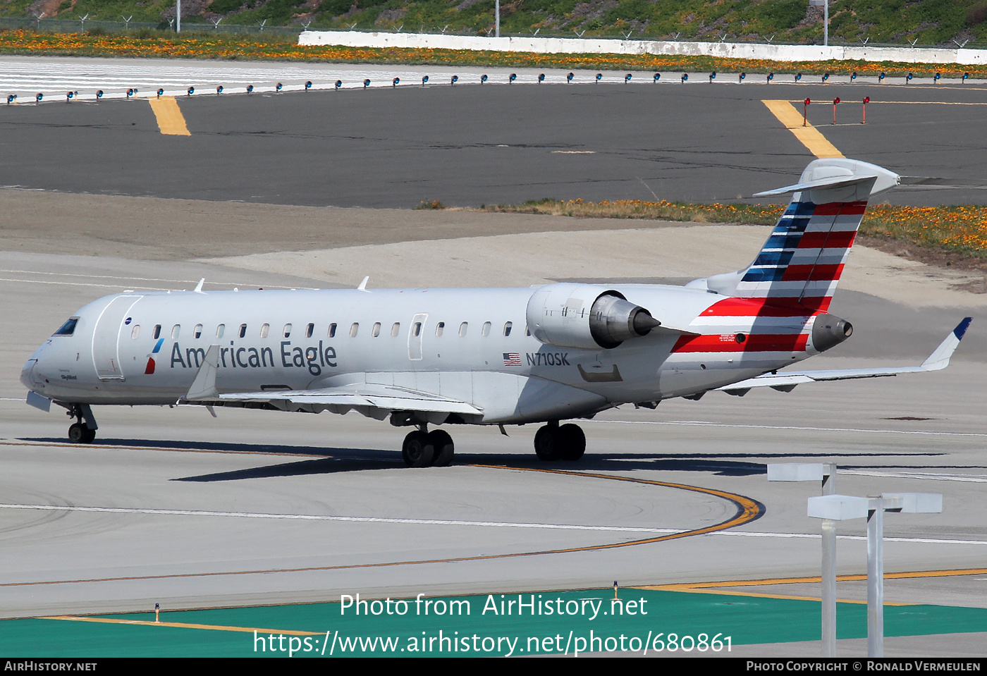 Aircraft Photo of N710SK | Bombardier CRJ-701ER (CL-600-2C10) | American Eagle | AirHistory.net #680861