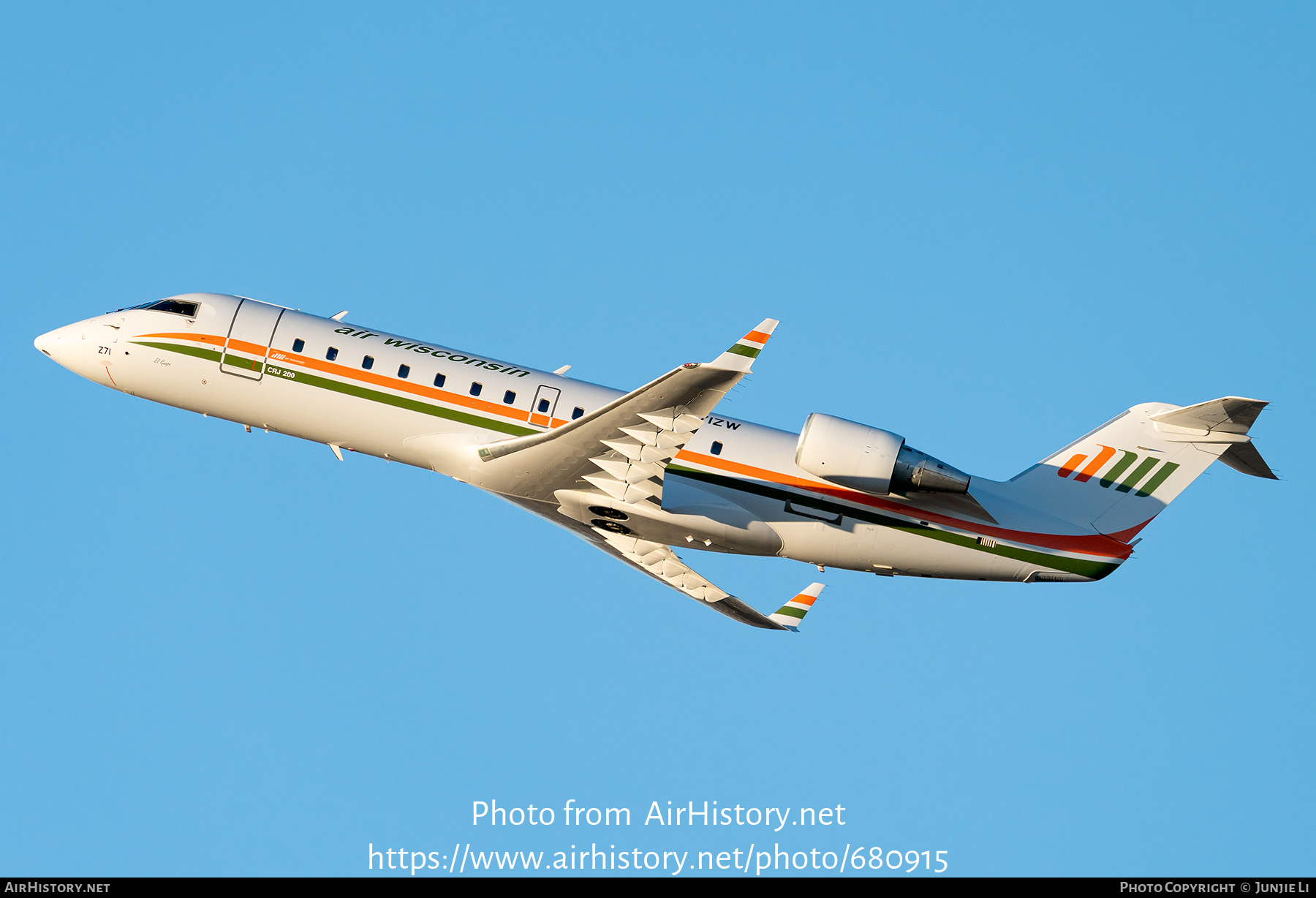 Aircraft Photo of N471ZW | Bombardier CRJ-200ER (CL-600-2B19) | Air Wisconsin | AirHistory.net #680915