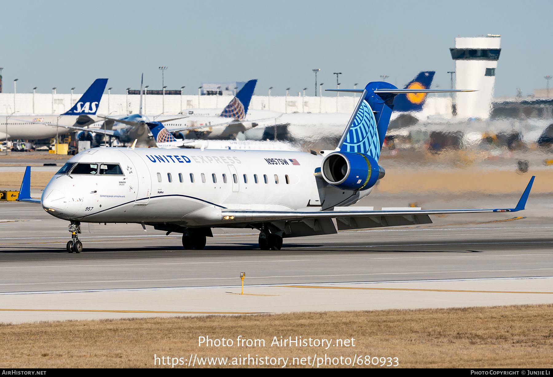 Aircraft Photo of N957SW | Bombardier CRJ-200LR (CL-600-2B19) | United Express | AirHistory.net #680933