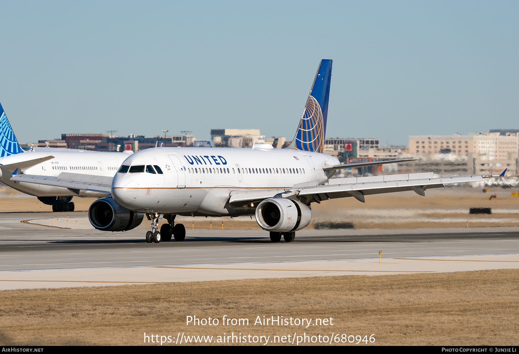 Aircraft Photo of N835UA | Airbus A319-131 | United Airlines | AirHistory.net #680946