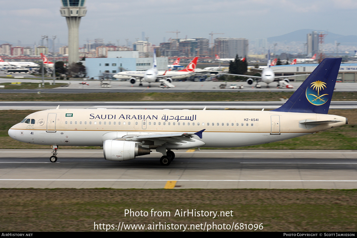 Aircraft Photo of HZ-AS41 | Airbus A320-214 | Saudi Arabian Airlines | AirHistory.net #681096