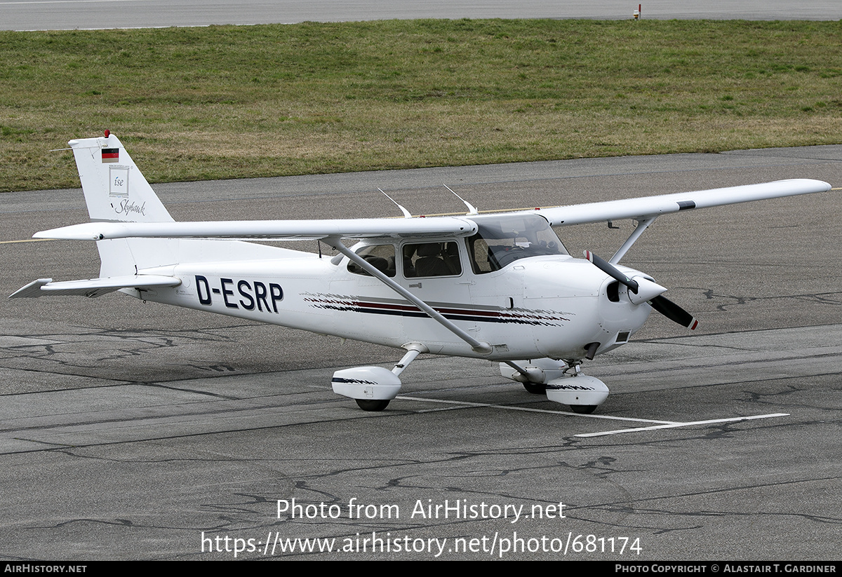Aircraft Photo of D-ESRP | Cessna 172R Skyhawk | ISE Aviation Flight Training | AirHistory.net #681174