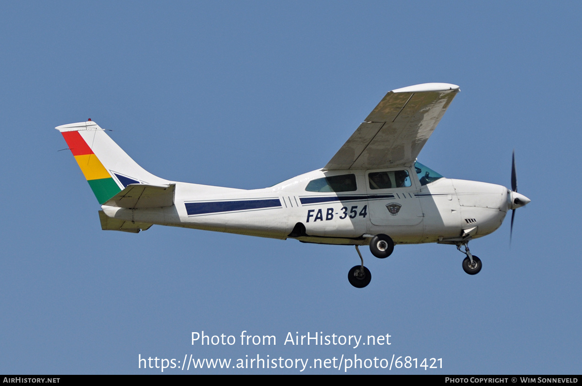 Aircraft Photo of FAB-354 | Cessna 210L Centurion | Bolivia - Air Force | AirHistory.net #681421