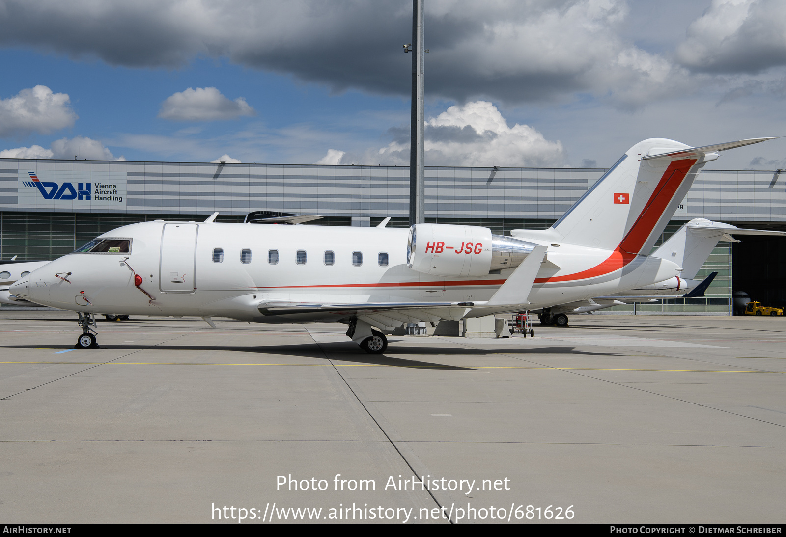 Aircraft Photo of HB-JSG | Bombardier Challenger 605 (CL-600-2B16) | AirHistory.net #681626