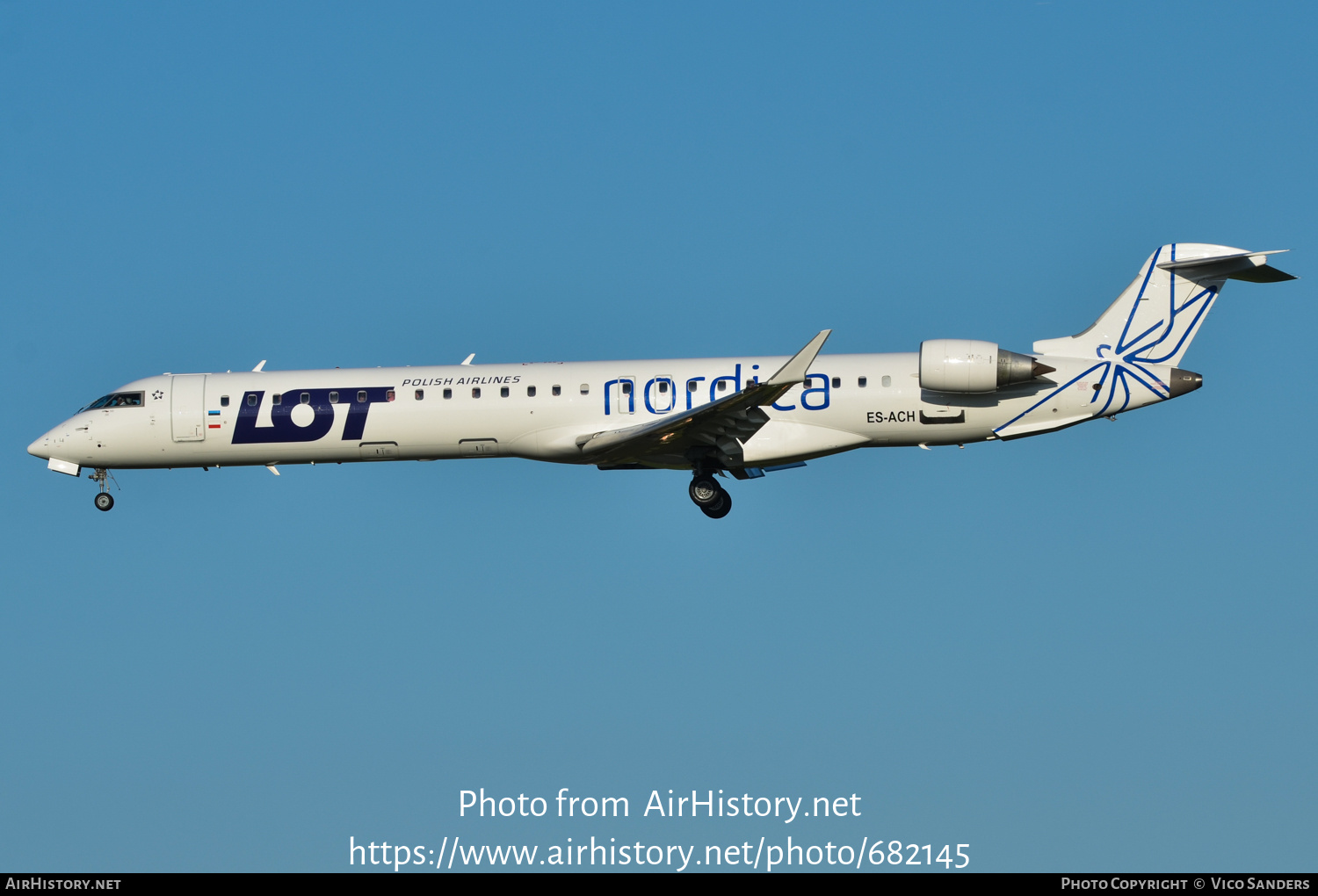 Aircraft Photo of ES-ACH | Bombardier CRJ-900ER (CL-600-2D24) | LOT Polish Airlines - Polskie Linie Lotnicze | AirHistory.net #682145