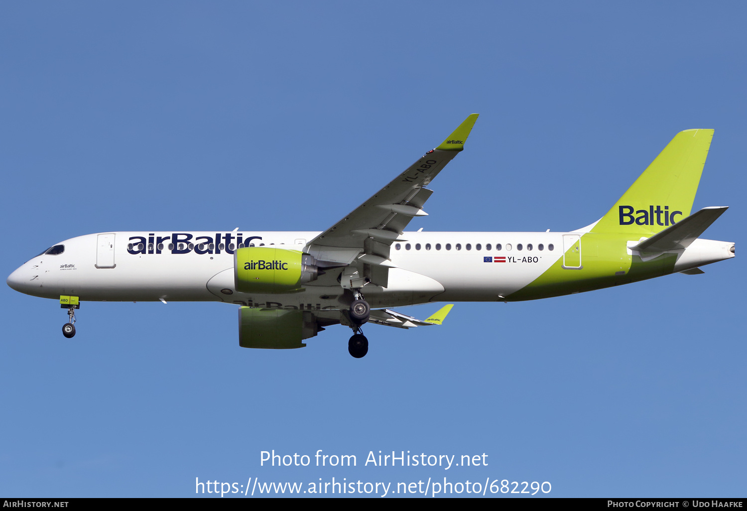 Aircraft Photo of YL-ABO | Airbus A220-371 (BD-500-1A11) | AirBaltic | AirHistory.net #682290