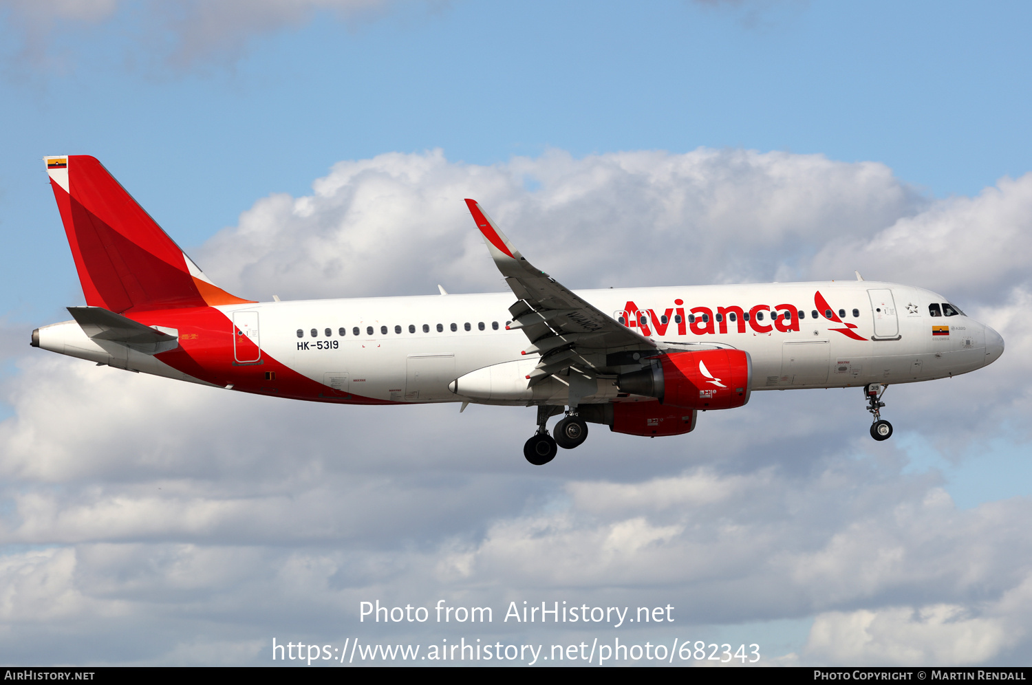 Aircraft Photo of HK-5319 | Airbus A320-214 | Avianca | AirHistory.net #682343