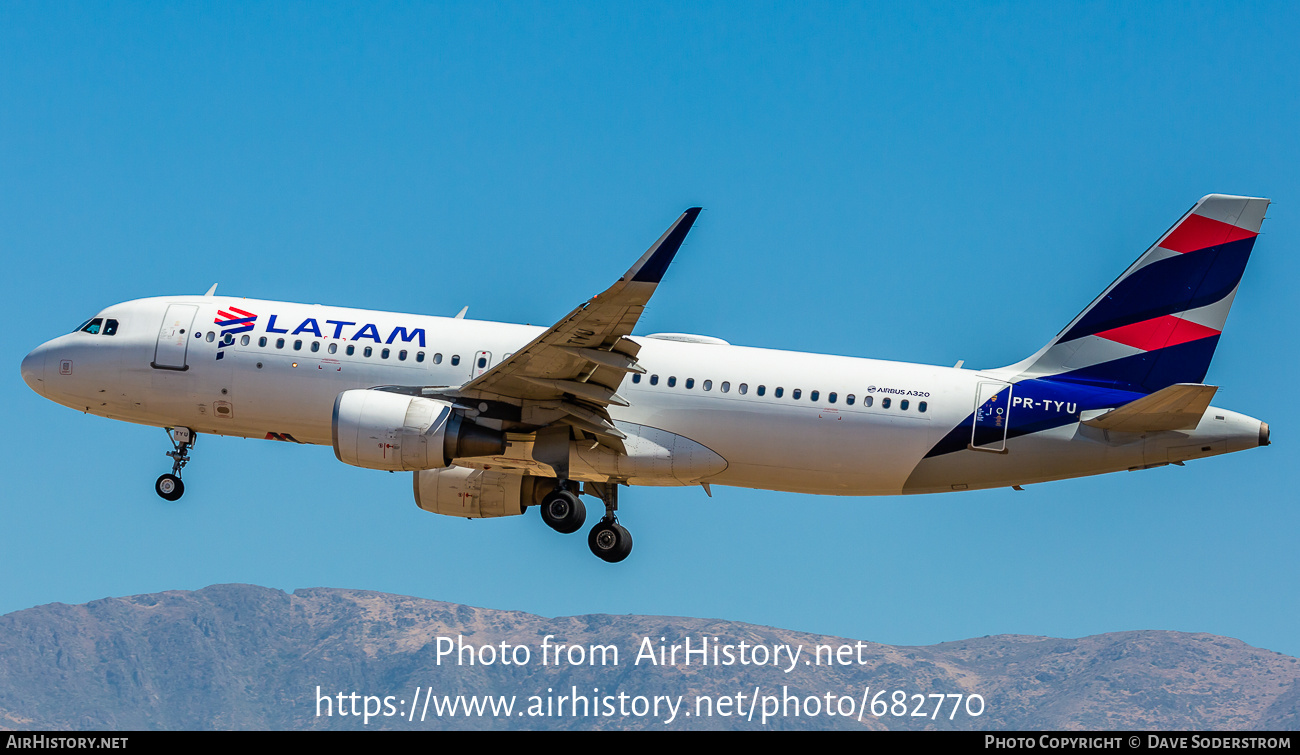 Aircraft Photo of PR-TYU | Airbus A320-214 | LATAM Airlines | AirHistory.net #682770