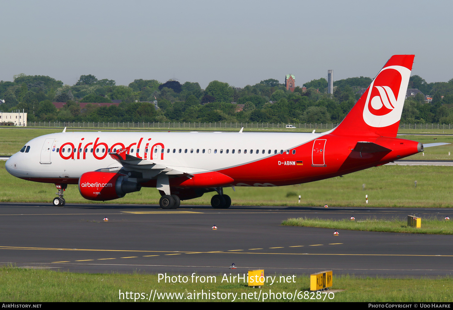 Aircraft Photo of D-ABNW | Airbus A320-214 | Air Berlin | AirHistory.net #682870