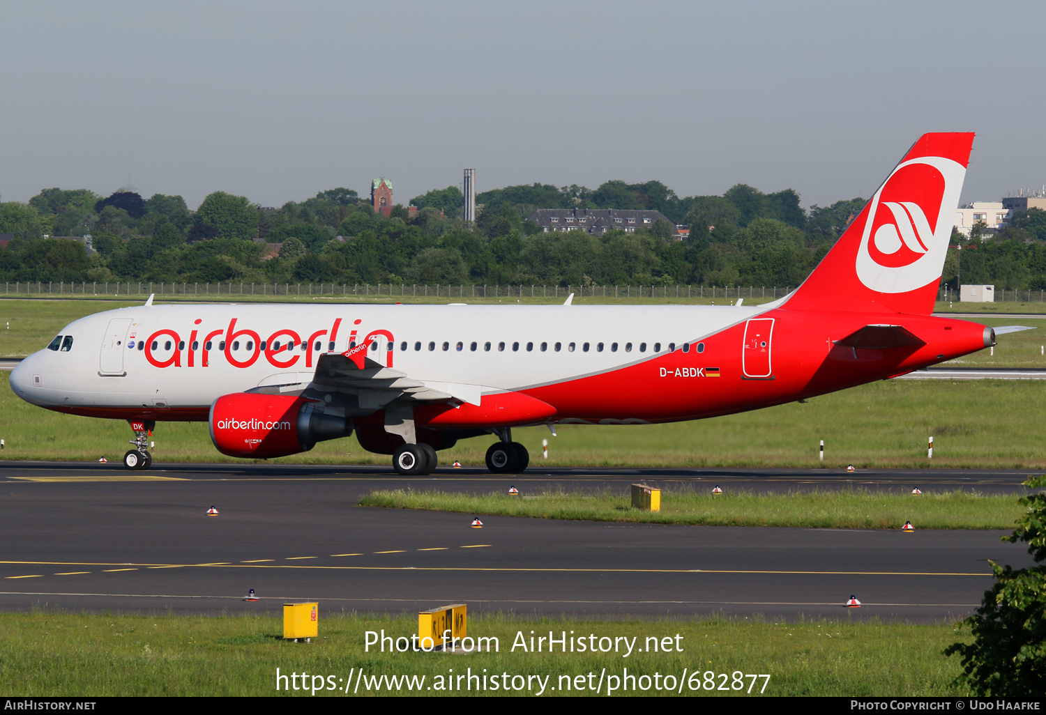 Aircraft Photo of D-ABDK | Airbus A320-214 | Air Berlin | AirHistory.net #682877