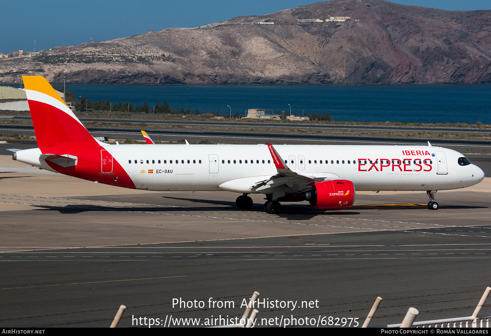 Aircraft Photo of EC-OAU | Airbus A321-271NX | Iberia Express | AirHistory.net #682975