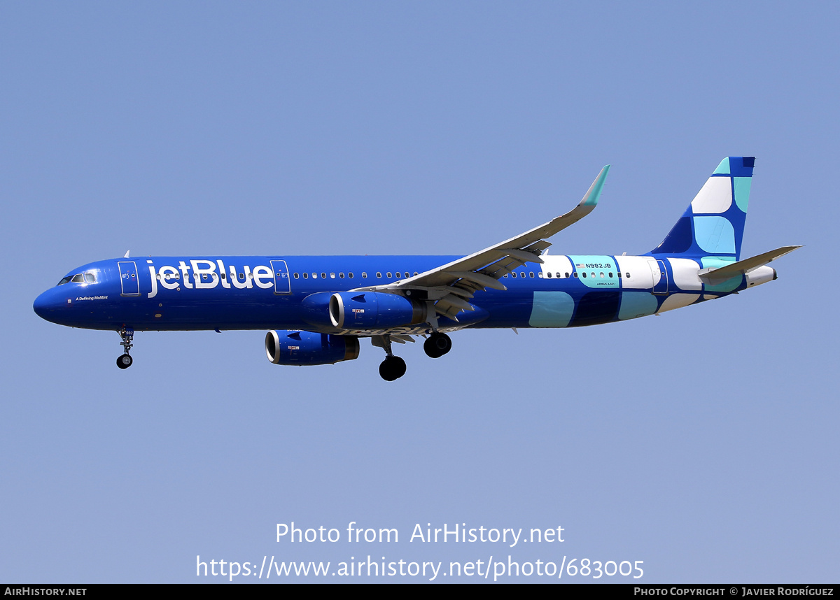 Aircraft Photo of N982JB | Airbus A321-231 | JetBlue Airways | AirHistory.net #683005