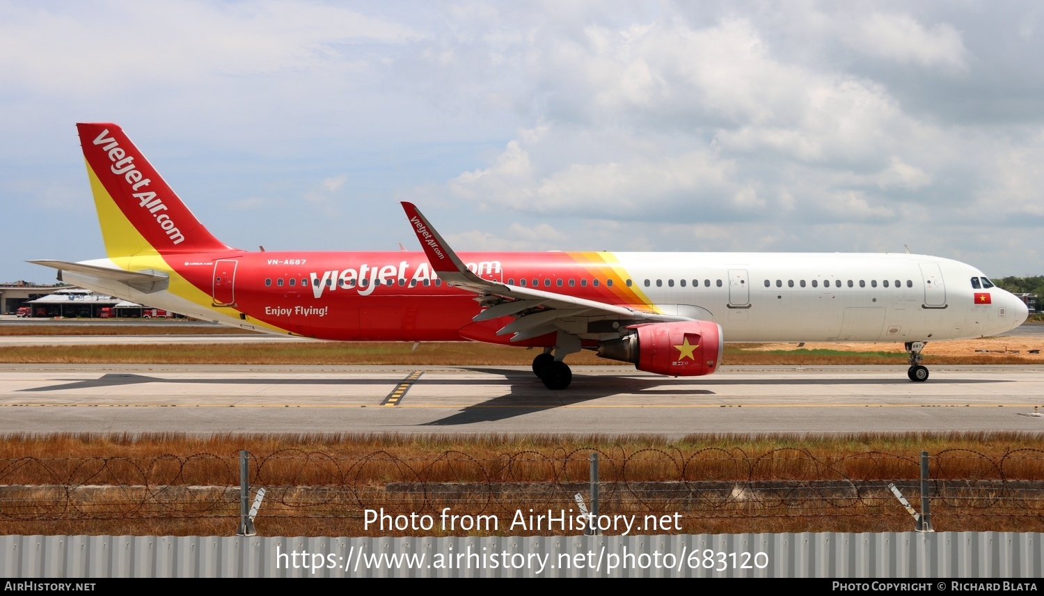 Aircraft Photo of VN-A687 | Airbus A321-211 | VietJet Air | AirHistory.net #683120