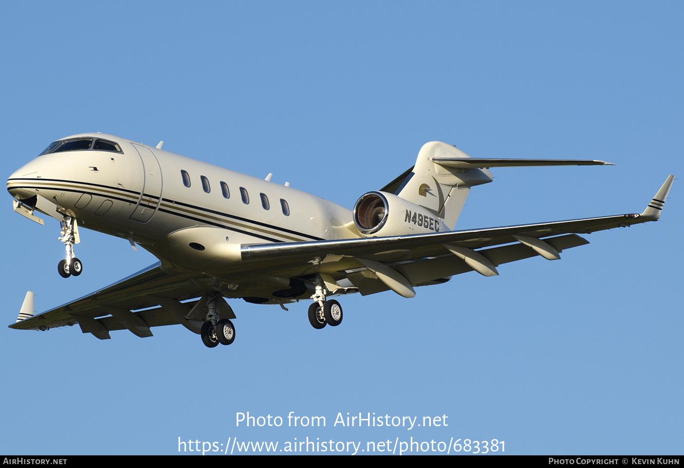 Aircraft Photo of N495EC | Bombardier Challenger 300 (BD-100-1A10) | AirHistory.net #683381