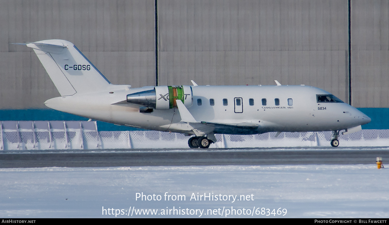 Aircraft Photo of C-GDSG | Bombardier Challenger 605 (CL-600-2B16) | XOJet | AirHistory.net #683469