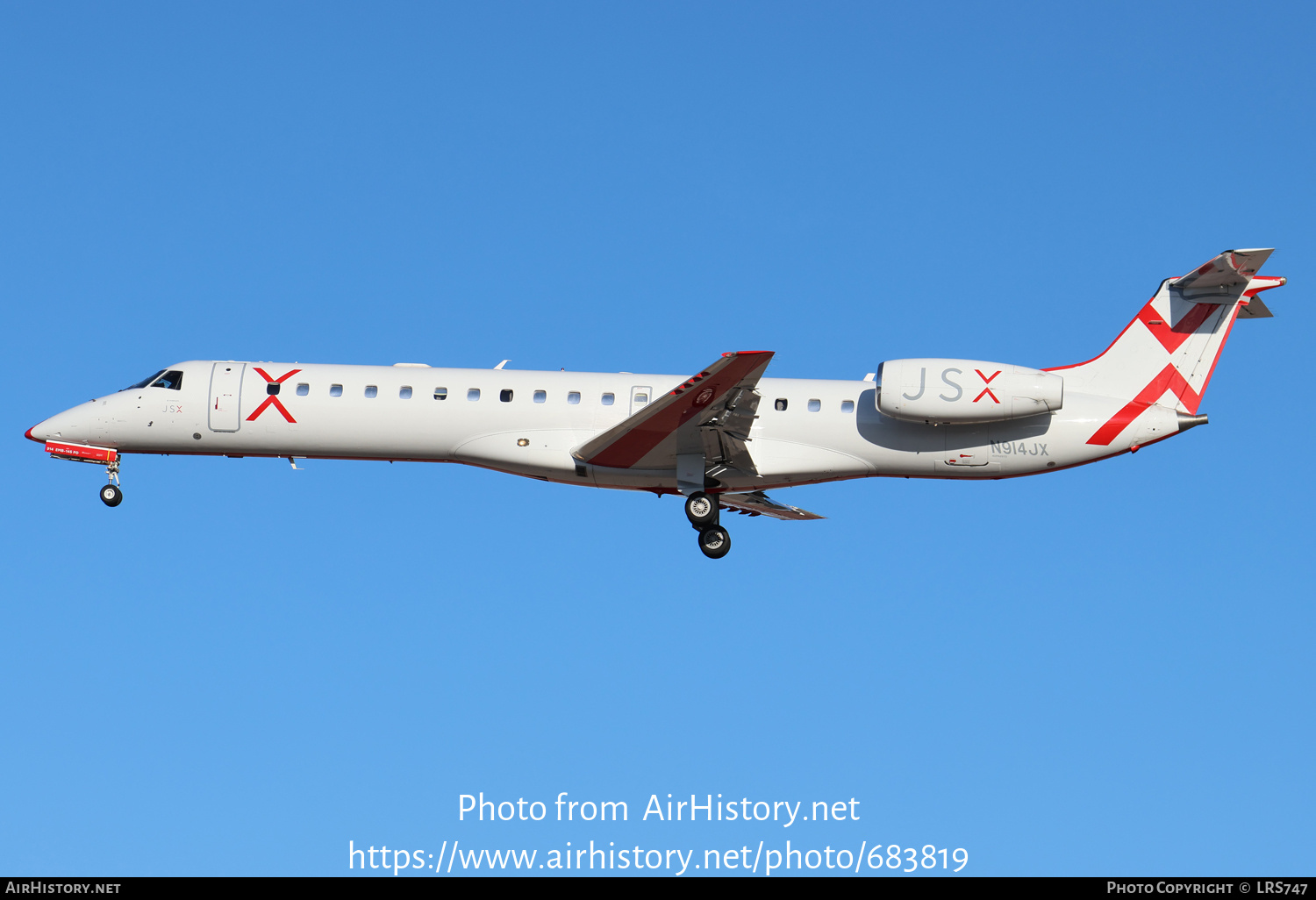 Aircraft Photo of N914JX | Embraer ERJ-145LR (EMB-145LR) | JetSuiteX - JSX | AirHistory.net #683819