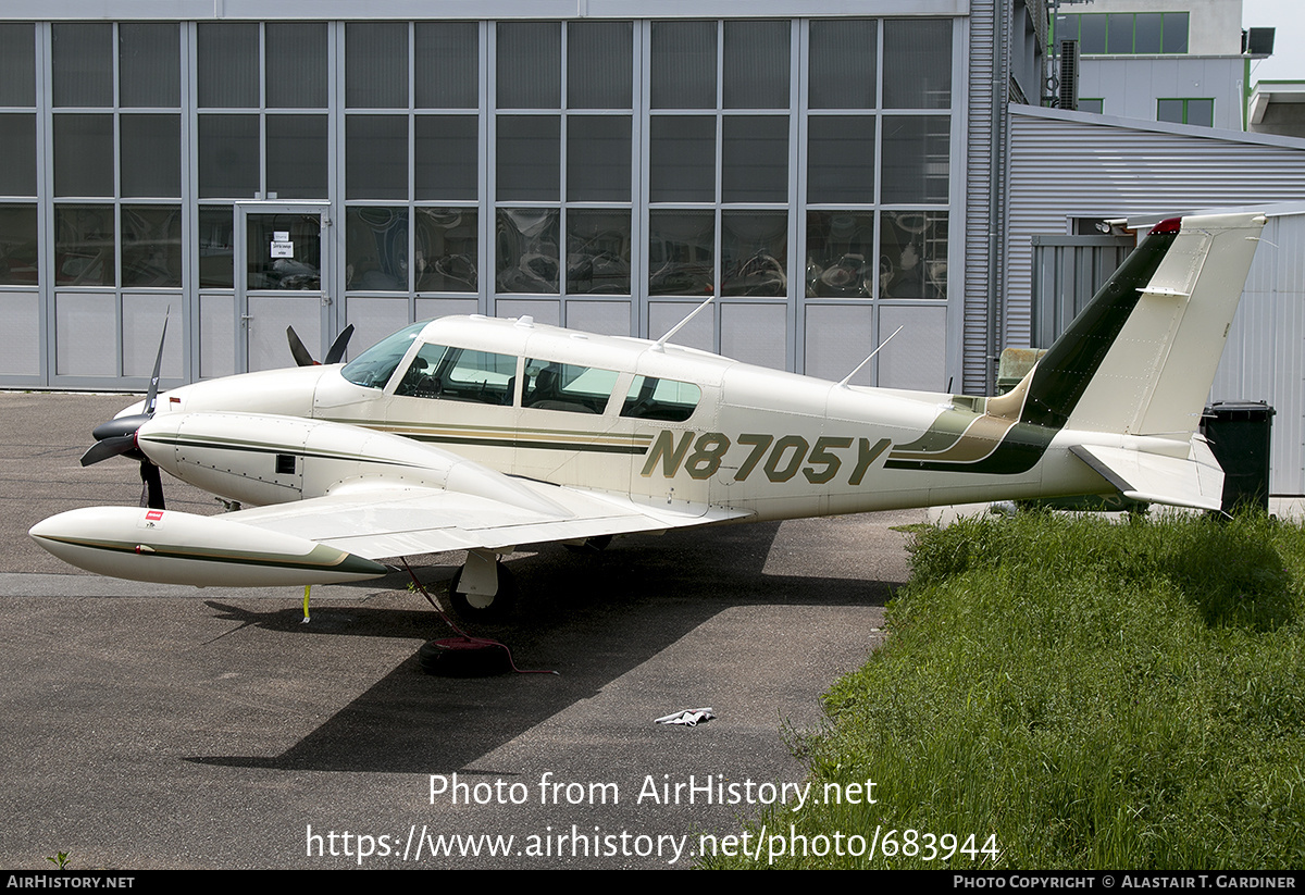 Aircraft Photo of N8705Y | Piper PA-30-160 Twin Comanche C | AirHistory.net #683944