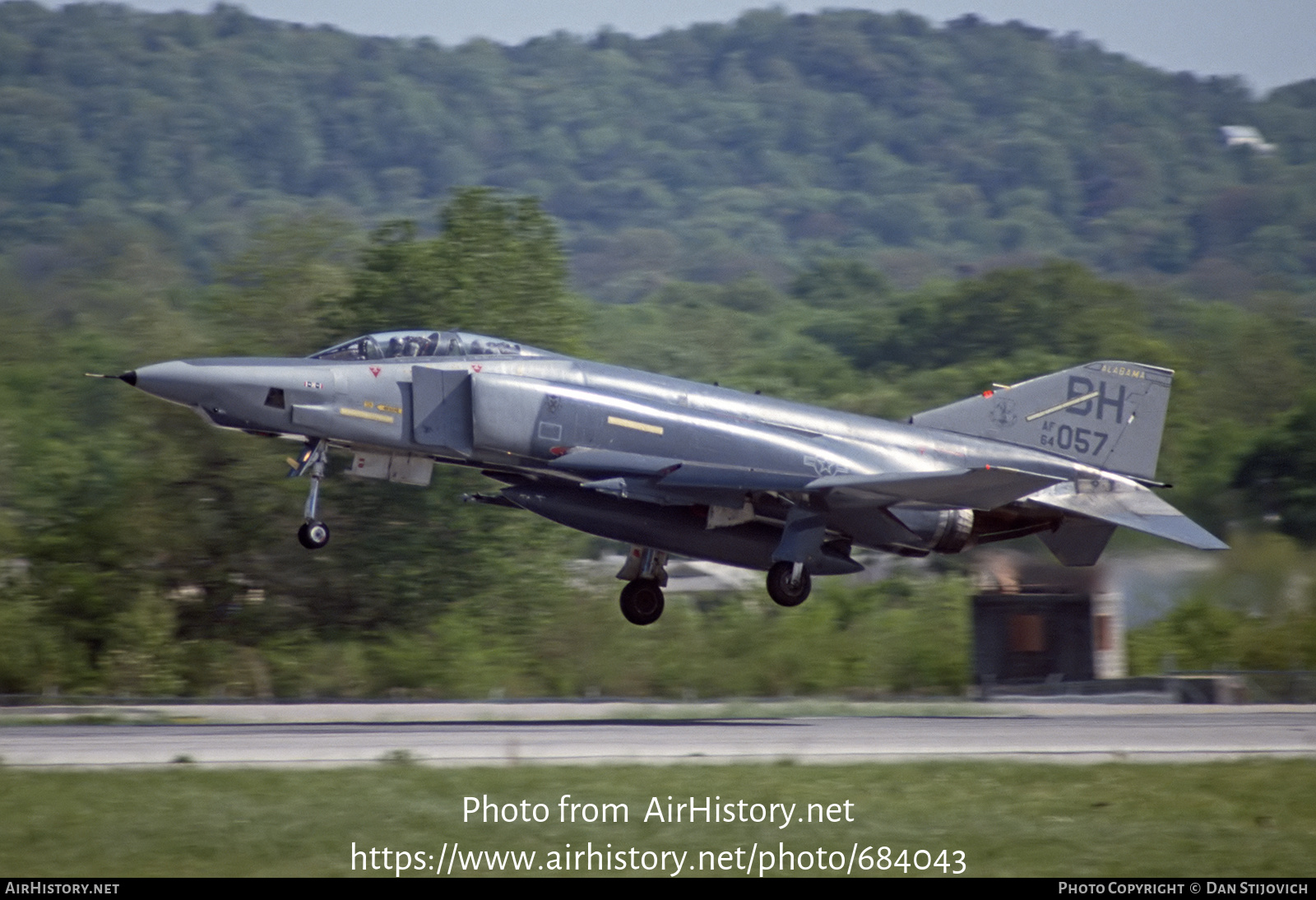 Aircraft Photo of 64-1057 / AF64-057 | McDonnell RF-4C Phantom II | USA - Air Force | AirHistory.net #684043