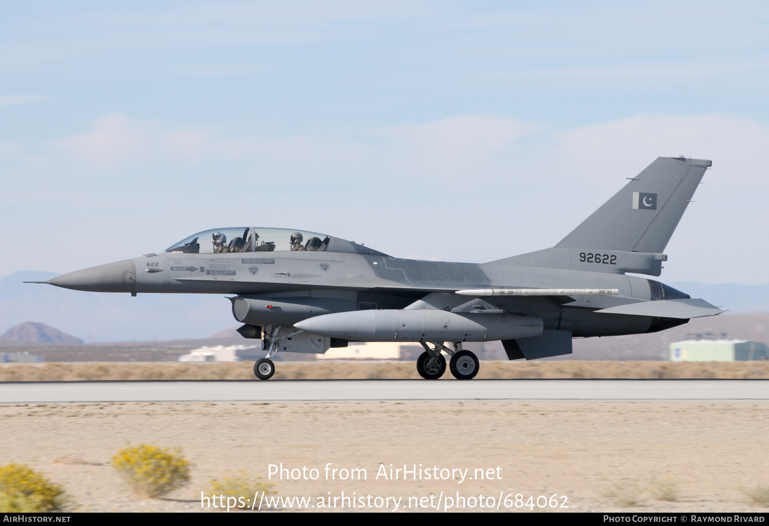 Aircraft Photo of 92622 / 92-0456 | General Dynamics F-16B Fighting Falcon | Pakistan - Air Force | AirHistory.net #684062