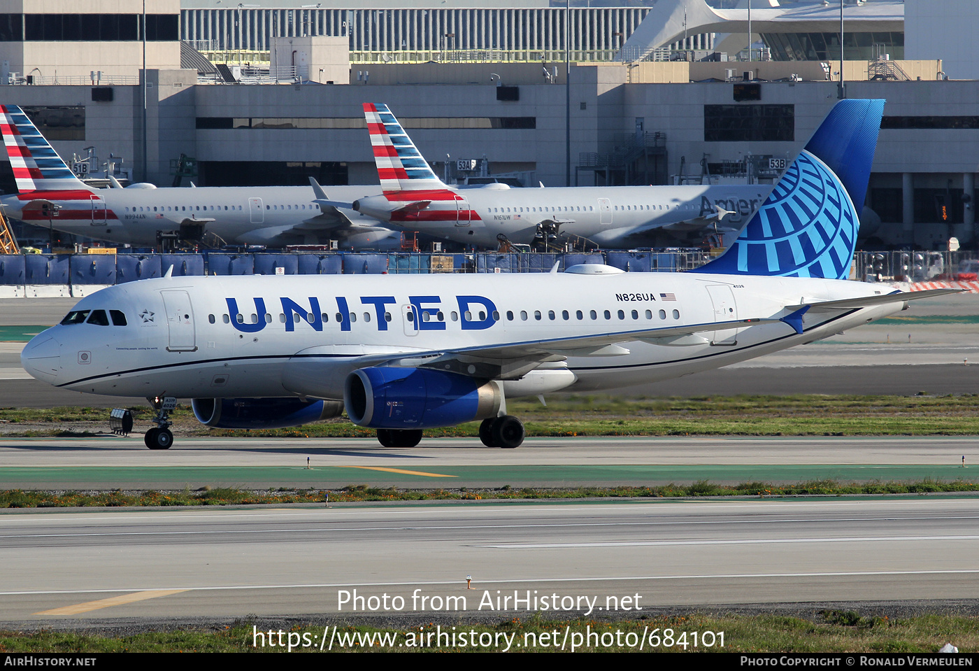 Aircraft Photo of N826UA | Airbus A319-131 | United Airlines | AirHistory.net #684101