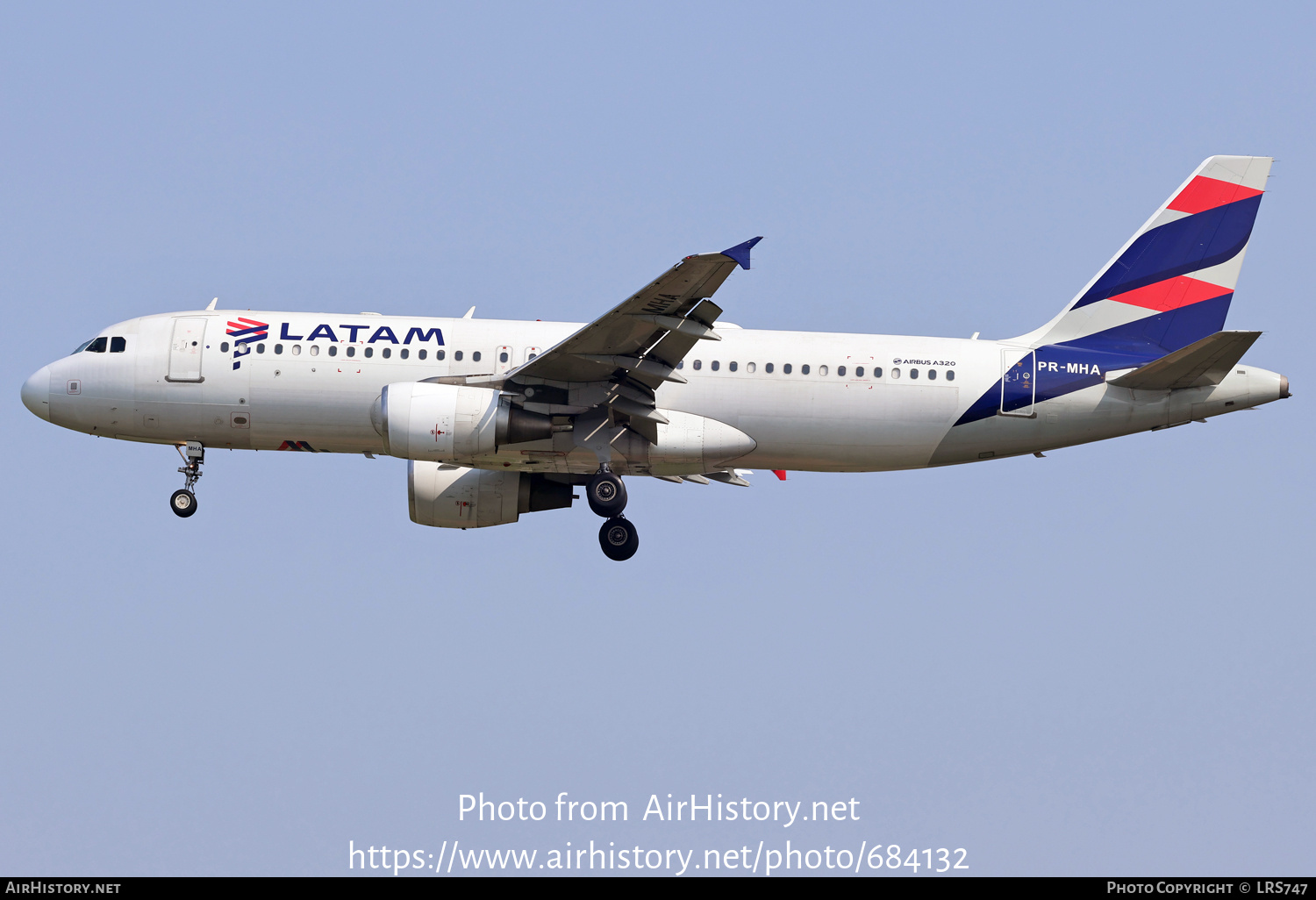 Aircraft Photo of PR-MHA | Airbus A320-214 | LATAM Airlines | AirHistory.net #684132