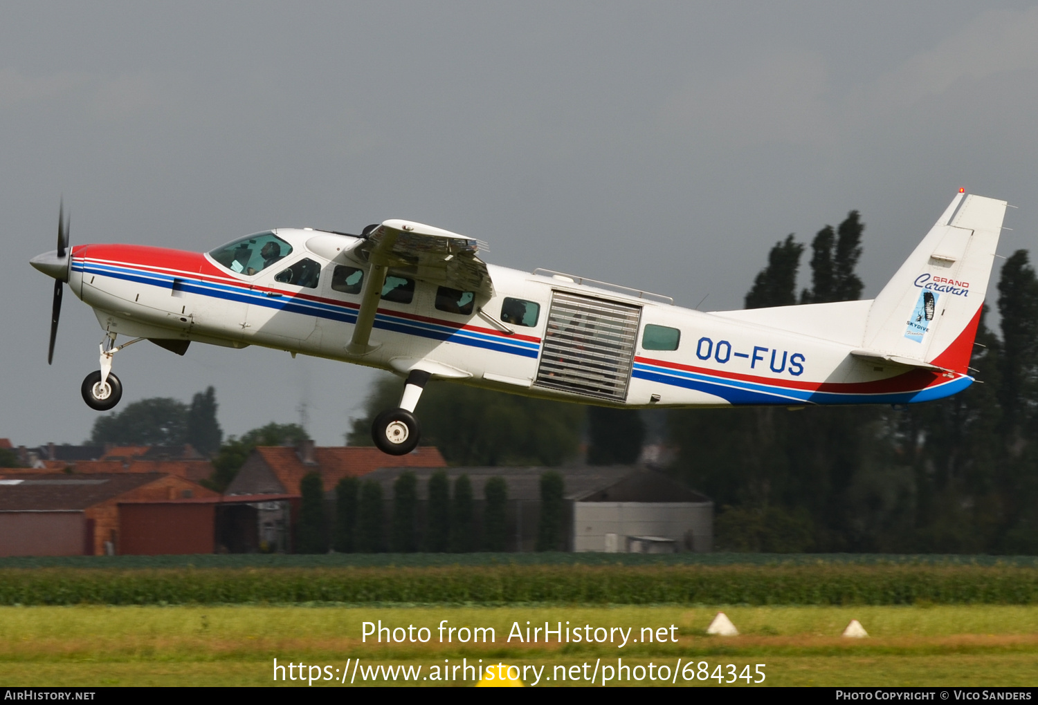 Aircraft Photo of OO-FUS | Cessna 208B Grand Caravan | AirHistory.net #684345